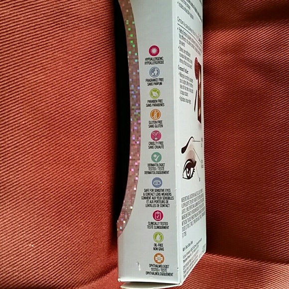 Makeup - Picture 4 of 4